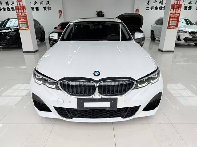 იყიდება 2022 წლის BMW 320i 