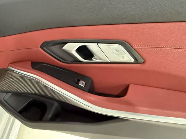 იყიდება 2022 წლის BMW 320i 