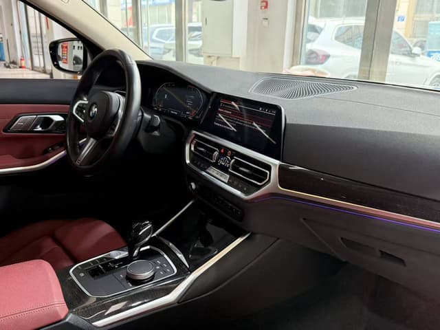 იყიდება 2022 წლის BMW 320i 