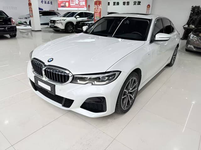 იყიდება 2022 წლის BMW 320i 