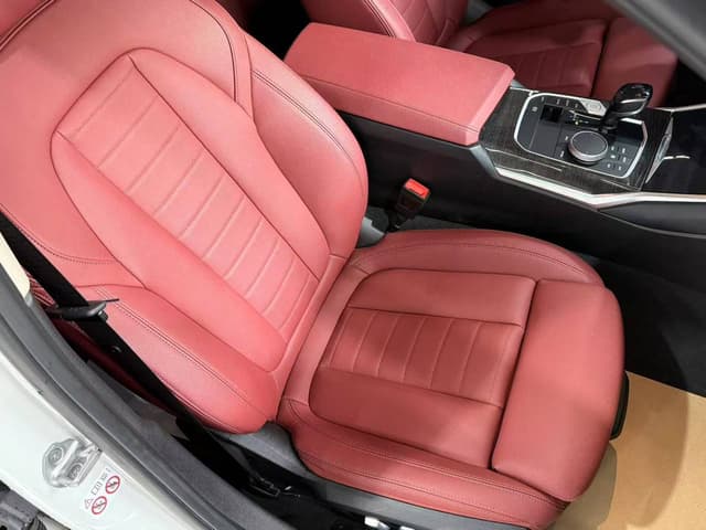 იყიდება 2022 წლის BMW 320i 
