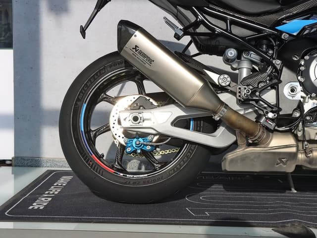 BMW M 1000 RR Carbonpacket
