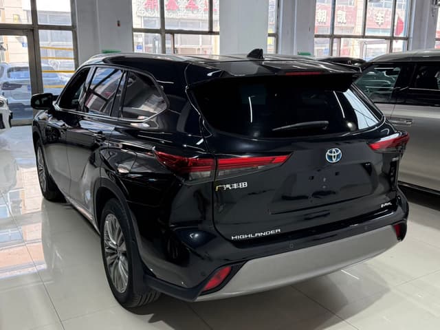 2022 Toyota Highlander Hybrid 2.5L