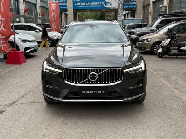2022 VOLVO XC60