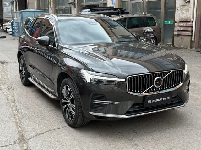 2022 VOLVO XC60
