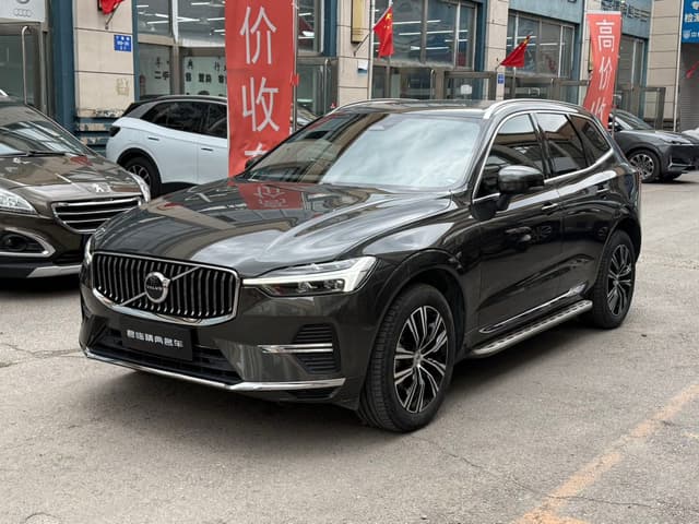 2022 VOLVO XC60
