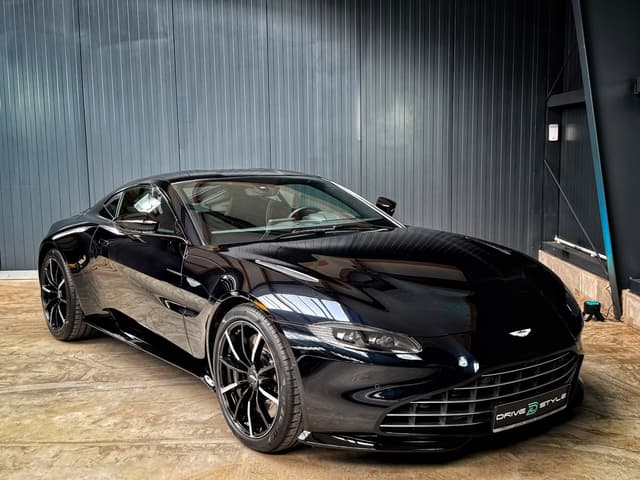 Aston Martin V8 Vantage