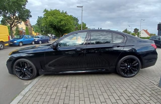 BMW 750d xDrive M-Sport