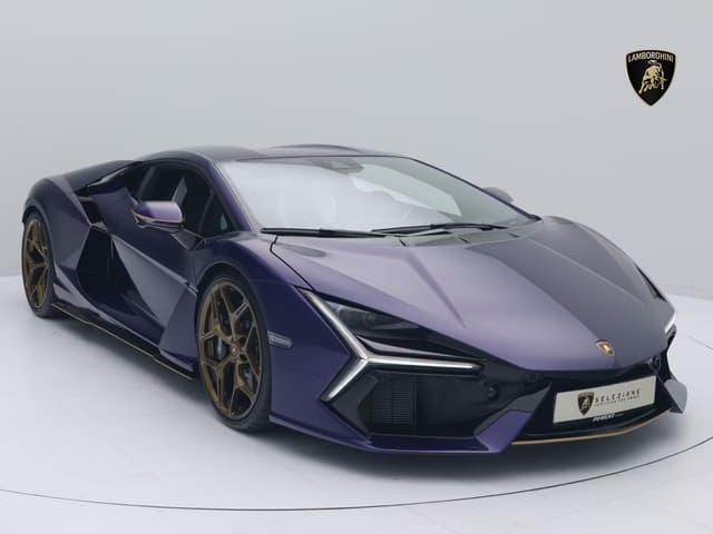 Lamborghini Revuelto